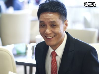 冯远征发文：唯一的愿望就是要一辈子做人艺的演员！