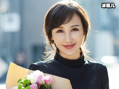 都是70后岳丽娜和曹颖王艳尽显老相，而她却保持23岁容颜！
