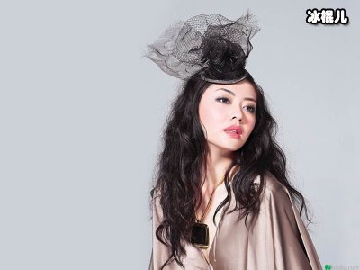 55岁香港女星自曝往事，如今55岁感情空白