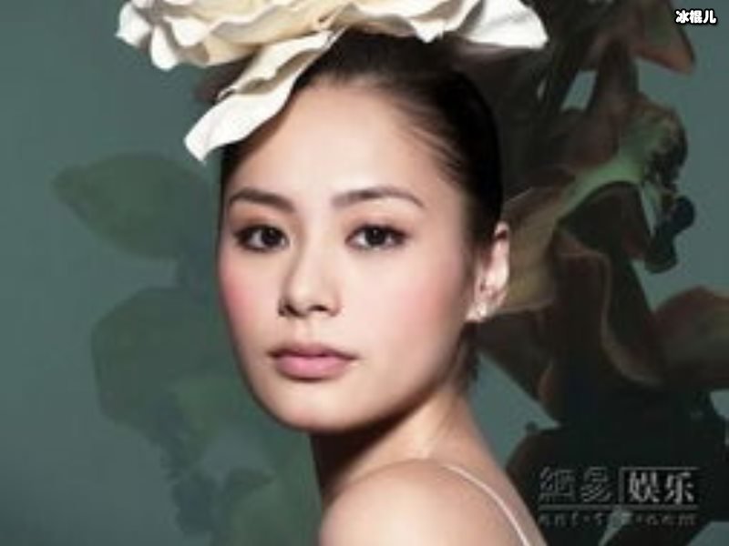 阿娇连发18张自拍照，精致素颜看不出年纪百变造型可爱爆棚！