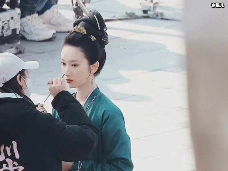 宝藏女孩刘令姿，在魔幻舞台《青春有你2》凭实力进入A班成黑马！