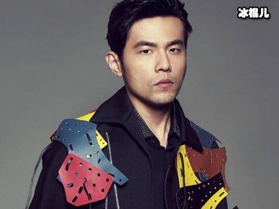 54岁情歌王子人设崩塌，与干妹妹隐婚生子同时有多名女友