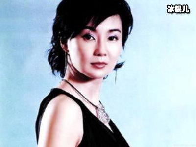 被称为娱乐圈“小张曼玉”，出道即巅峰如今直播卖衣服