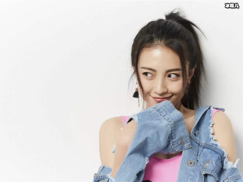 包文婧女儿饺子真的长大了，她的变化超级大！