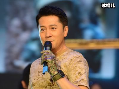“娘娘腔”的蔡国庆和妻子露面，他一直很低调