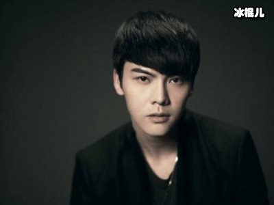 陈伟霆古力娜扎新戏预约榜一，路透尽显甜蜜作品引众人期待