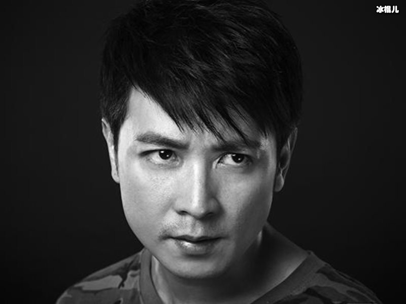 保剑锋实力宠妻，结婚11周年纪念日送上鲜花和情书