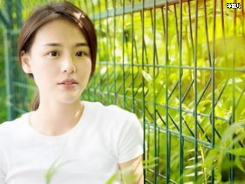 曾经貌美如花，如今穿着邋遢金马影后马思纯近照状态让人堪忧