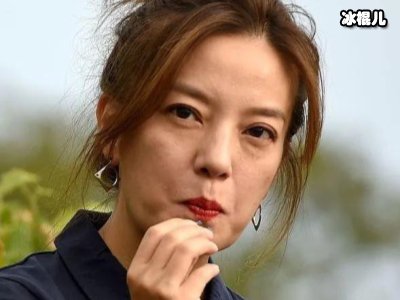 曾经是情敌如今成师徒，两代小燕子聚首：赵薇黄奕境遇两重天