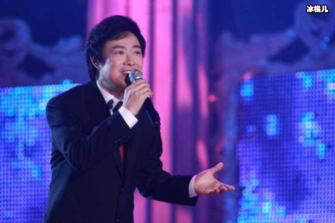 费玉清为爱单身，他的姐姐抛弃演艺生涯并出家