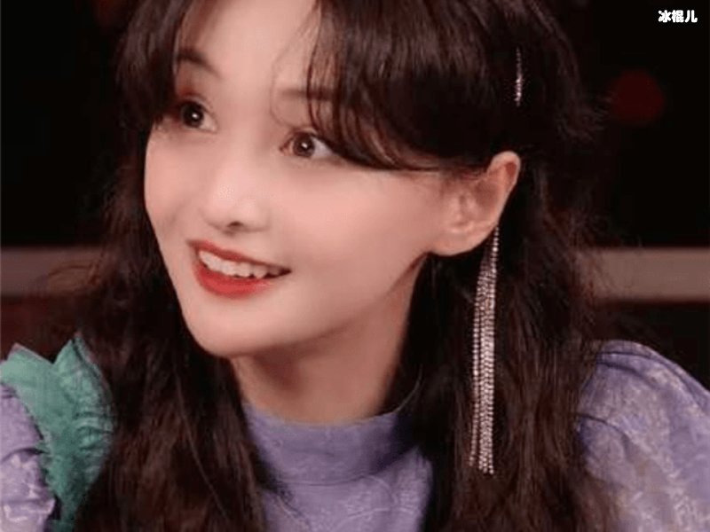 郑爽分手后大变样，抛去清纯形象的她更显成熟女性的魅力！