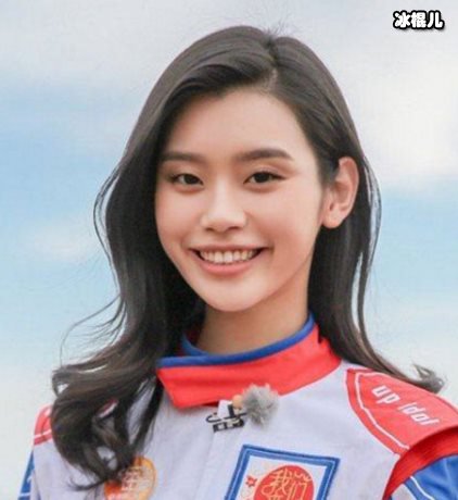 赌王家族庞大，何猷君奚梦瑶逛迪士尼乐园十七子何猷邦不知所踪