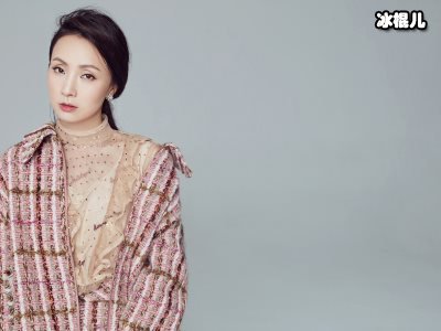 反差太大！不老女神陶虹素面朝天状态憔悴脸纹明显遭嫌弃！