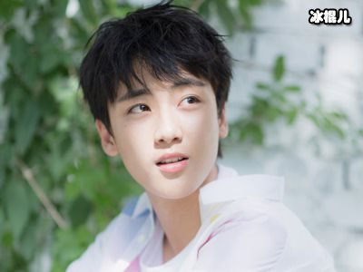 刚出道就会糊？一个年轻男明星究竟多不会说话？
