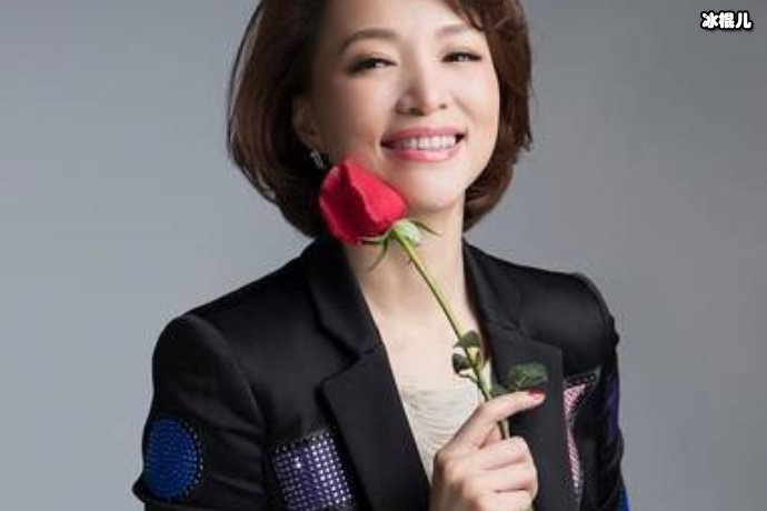 25岁首登央视春晚，与著名歌手相识一天闪，9年后因小三遭抛弃