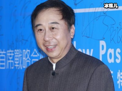 冯巩三姐弟复制粘贴，和哥哥长得也像基因太过于强大