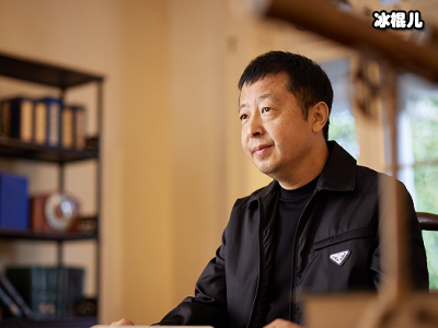 被妈妈毁了的明星被迫写下遗书，四十一岁仍是单身