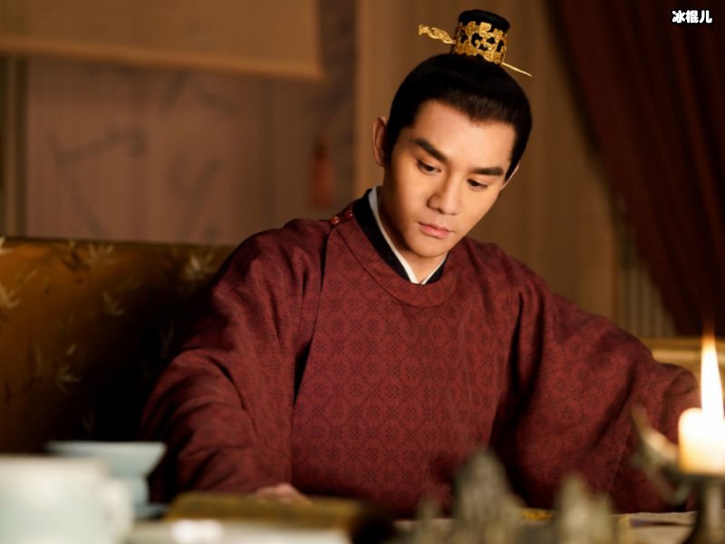 实力派男星王凯的演技惊艳众人，在新剧中的表现被称赞超越以往