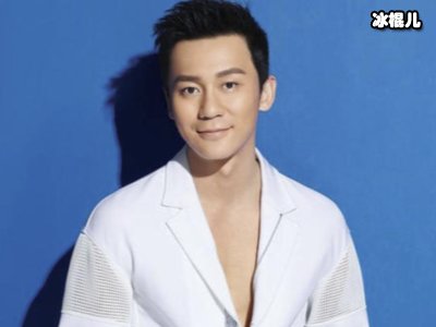 郑爽李晨撞睡衣，郑爽一句话高情商解围，网友：挺可爱的
