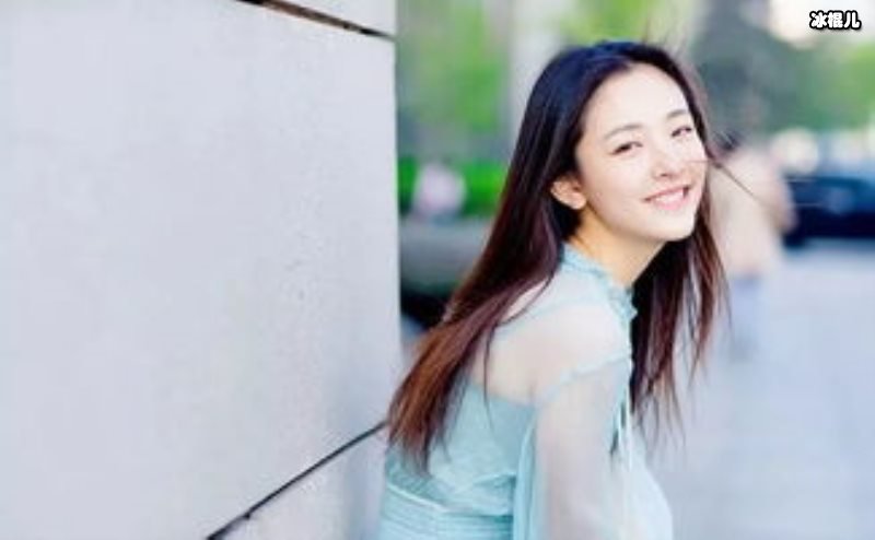 吴倩机场图遭人吐槽土，你怎么看？