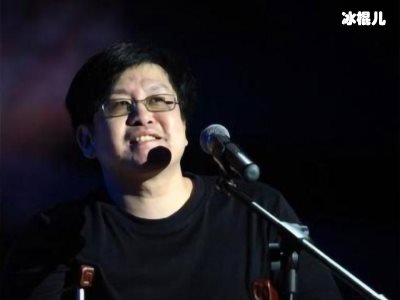 曾拄拐唱《水手》，郑智化健康状况堪忧58岁的他过得怎么样