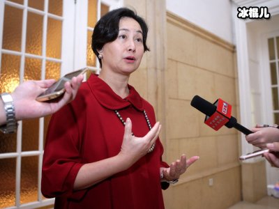 何超琼借机发难四太，四太的解释苍白无力八姑娘发话了