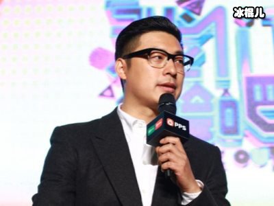 王岳伦回应“壁咚”事件，王诗龄点赞投票大人的错小孩受伤？