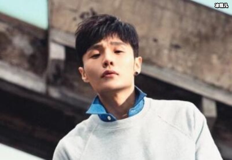 李荣浩点名吐槽自家物业公司不作为，一连串的排比句像在说rap