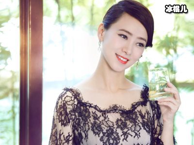 快来学翁虹健身穿搭，破洞运动套装超惊艳完美勾勒玲珑身材