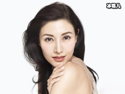李嘉欣庆生亲姐露面，颜值一个天上一个地下