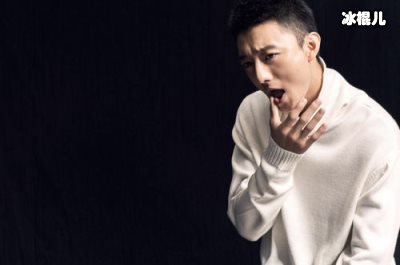 苏小玎和女同事热舞被曝光，这是没有一点求生欲