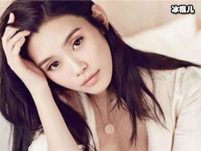 赌王过世全家悼念，奚梦瑶被吐槽不懂得基本礼仪