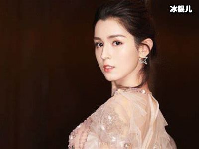 哈妮克孜称自己不是美女，长相“普通”的太特别