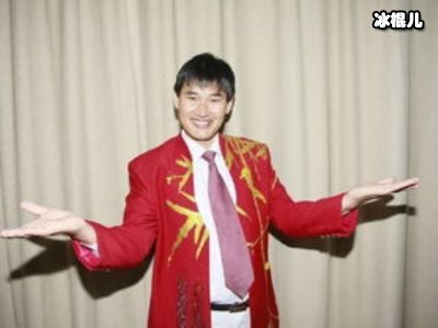 农村大衣哥被曝酒店照片，发布者称其出轨女粉丝