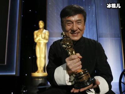 她是公认的“功夫女王”，身份曝光后网友：难怪成龙与她套近乎！
