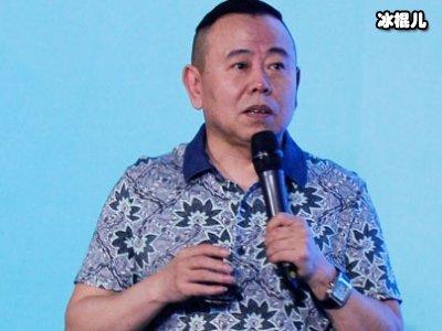 潘长江摔倒沈腾救场，教科书的模式