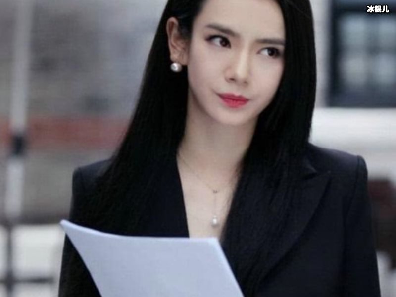 戚薇力挺“杨丽萍”，陈数只回应两个字