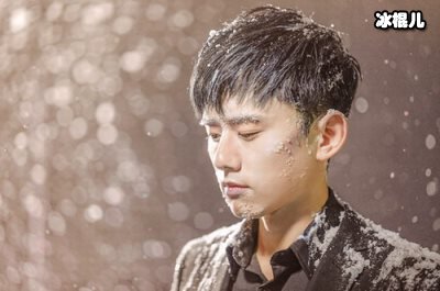 张杰倾情演绎《爱人啊》，旋律动听MV女主角非她莫属