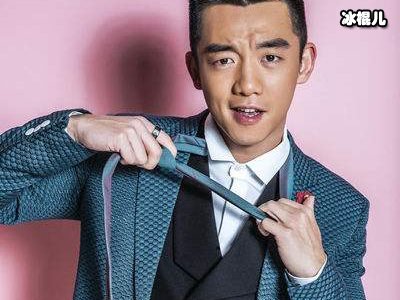 郑恺幸福晒自拍，意外暴露苗苗是个富二代别墅小花园价格不菲
