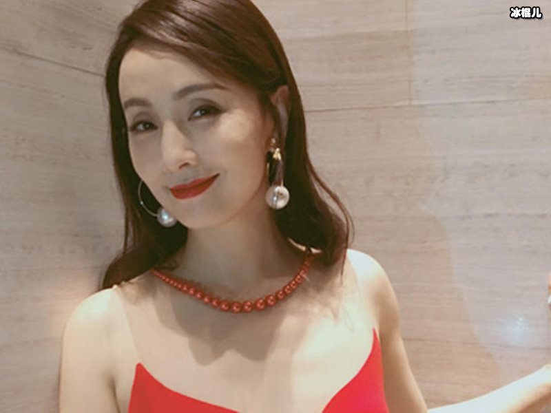 杨子女儿读哈佛，陶虹露面容貌毫不逊色