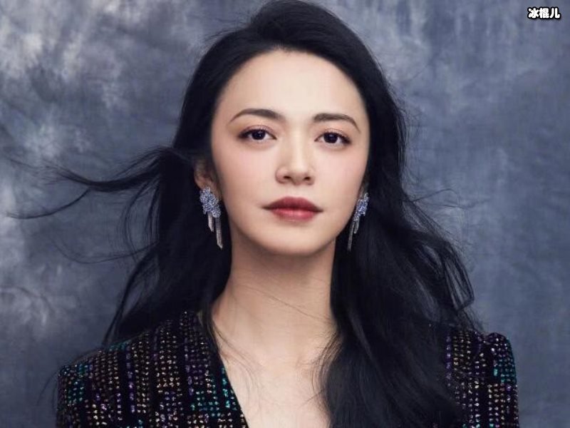 姚晨打扮成学生去酒吧畅谈，全程处于放松状态没有偷拍