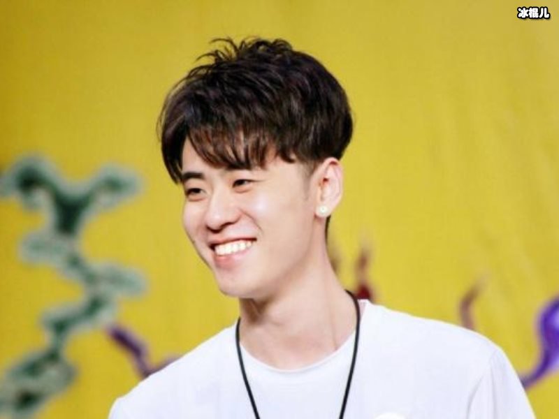张云雷靠颜值火了的相声演员，他是郭德纲小舅子吗