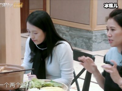 袁咏仪低调逛街，纯素颜颜值依旧