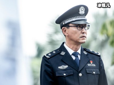 吴刚夫妻俩发文撒糖，妻子岳秀清过生日吴刚与儿子送上祝福