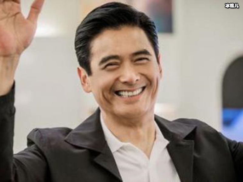 这个导演是星二代，父亲大家都知道，弟弟却像个小混混