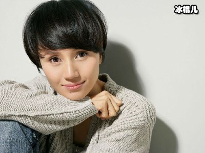 袁泉事业美满，女儿酷似自己越老越吃香