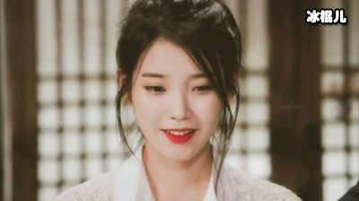 李知恩公开《WKorea》杂志封面写真，造型酷炫唯美气质满满