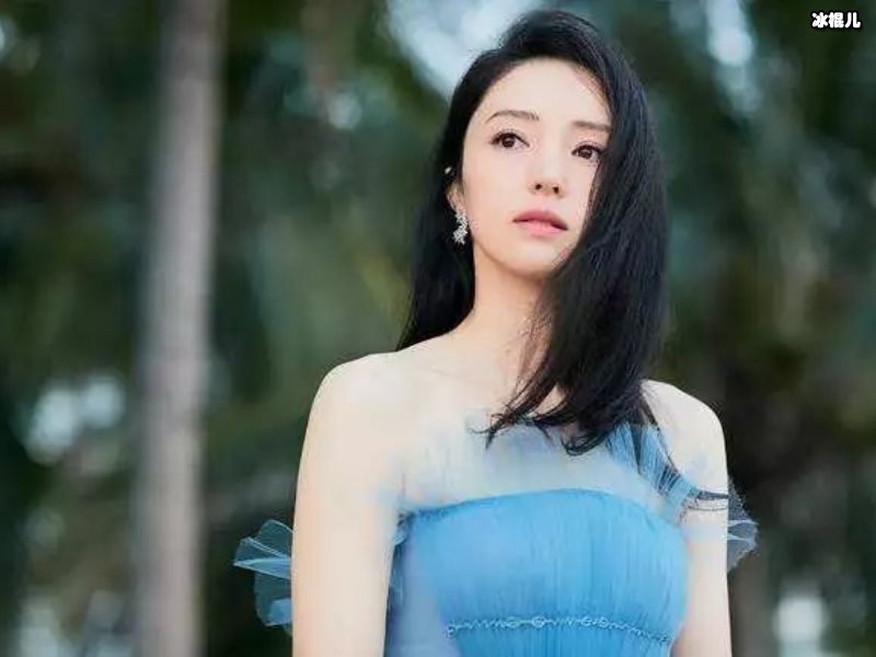 高云翔与董璇一起晒照为女儿庆生，网友：这是要复出的节奏吗？