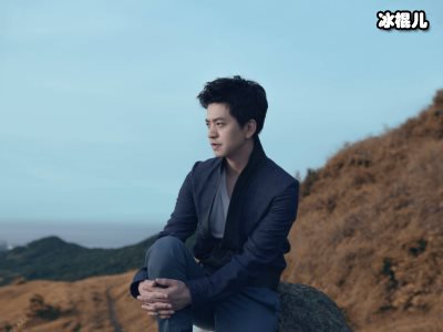 李健是一个音乐诗人，出道多年是一股清流音乐没有差评