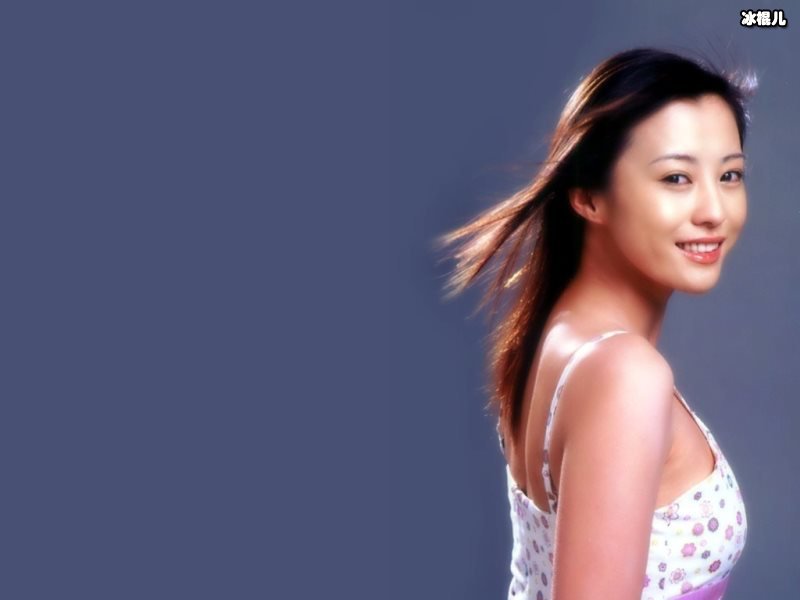 经历过两次失败婚姻，年过四十的郝蕾迎来了爱情的第三春